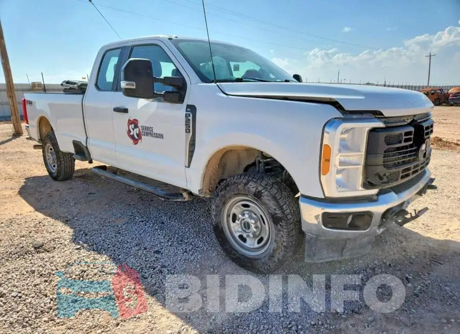 1FT7X2BA9PED94641 Photo# 4