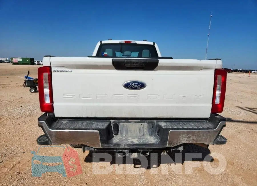 1FT7X2BA9PED94641 Photo# 6