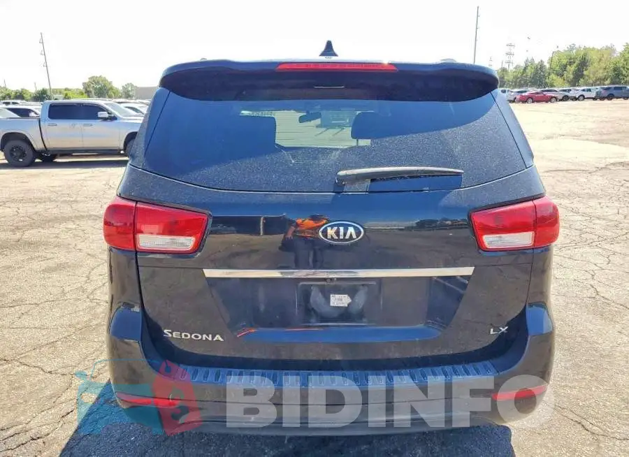 KNDMB5C1XH6322697 Photo# 6