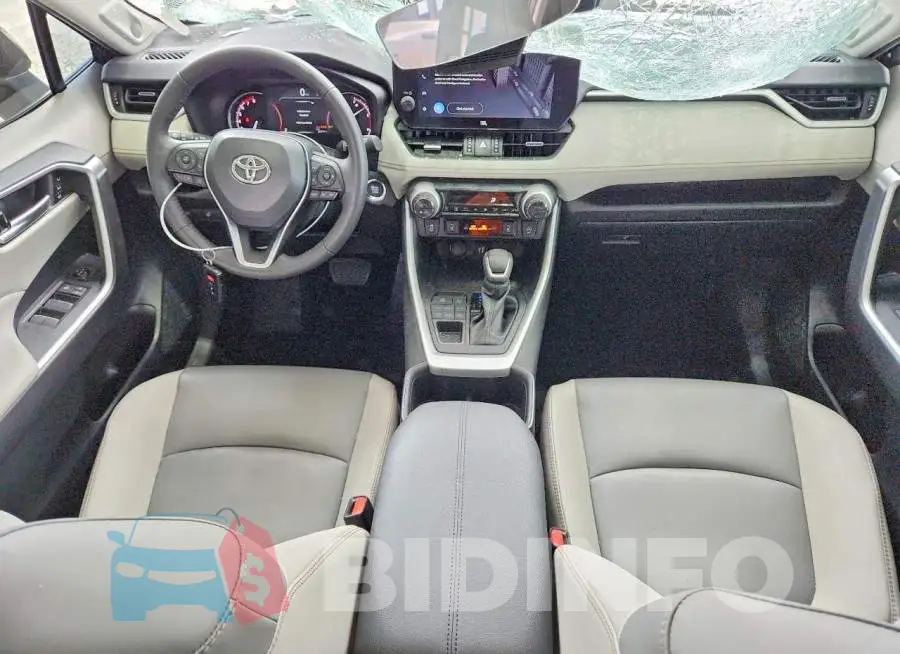 2T3A1RFV8PC367955 Photo# 8
