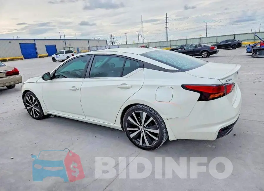 1N4BL4CV1KC120377 Photo# 2