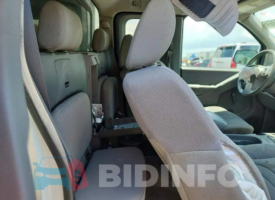 1N6BD0CT6JN722819 Photo# 10