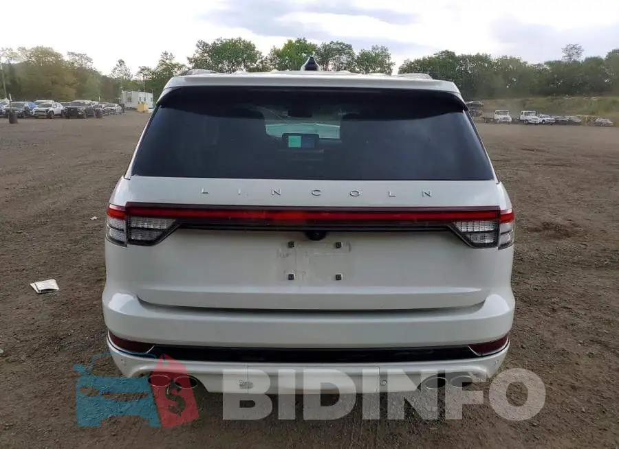 5LM5J7XC9SGL31433 Photo# 6