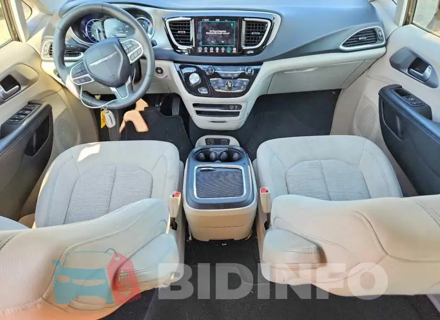 2C4RC1H76JR159411 Photo# 8