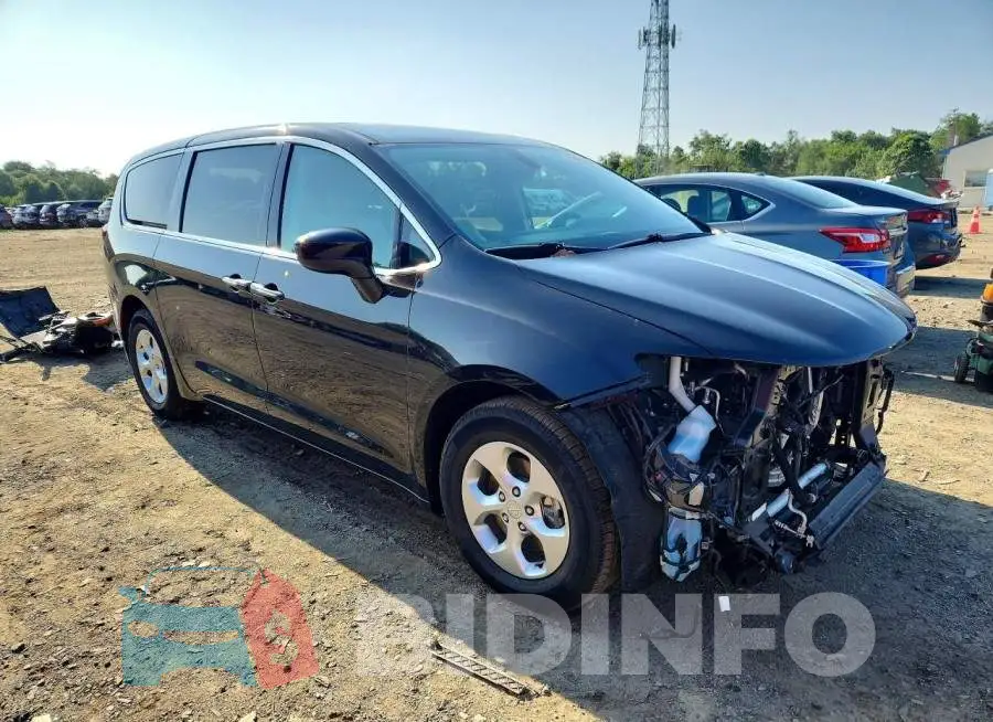 2C4RC1H76JR159411 Photo# 4