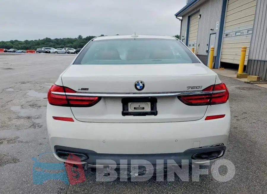 WBA7F2C50JG423747 Photo# 6
