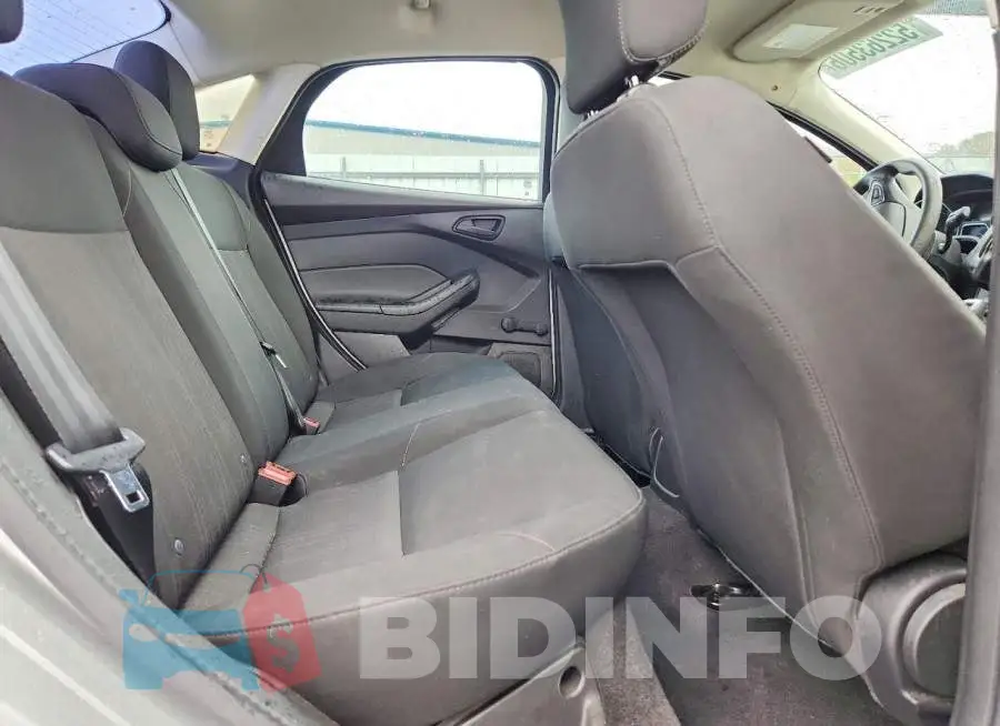 1FADP3E27JL254352 Photo# 10