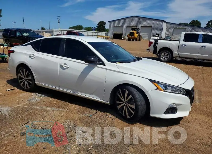 1N4BL4CV9LC230272 Photo# 4