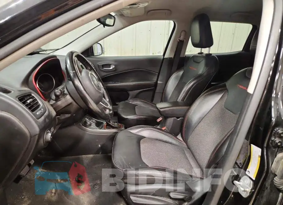 3C4NJDDB9LT208052 Photo# 7