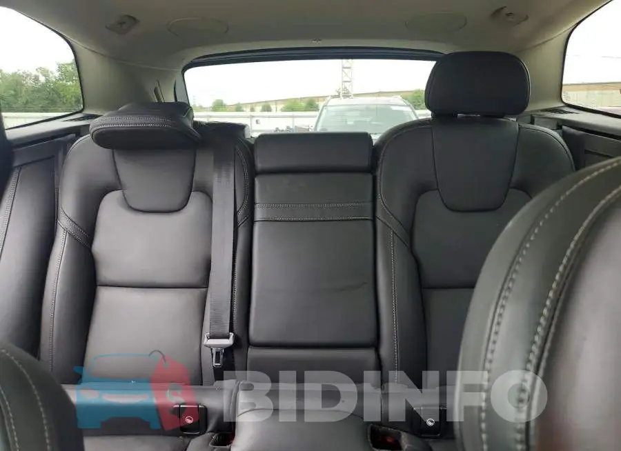 YV4102RL2M1831154 Photo# 10