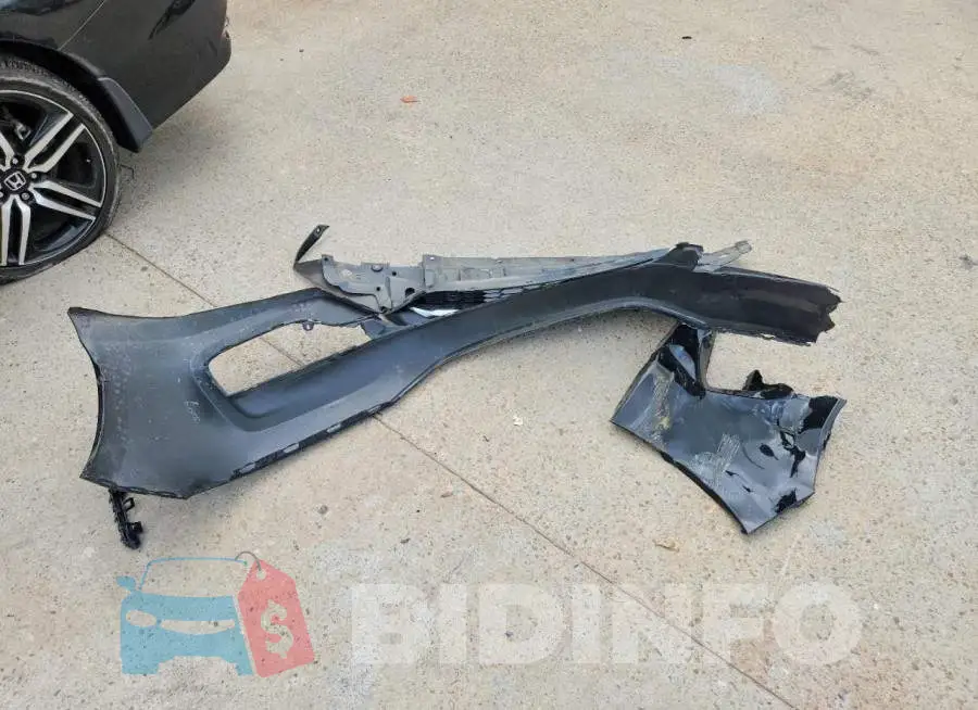 1HGCR2F1XHA186734 Photo# 12