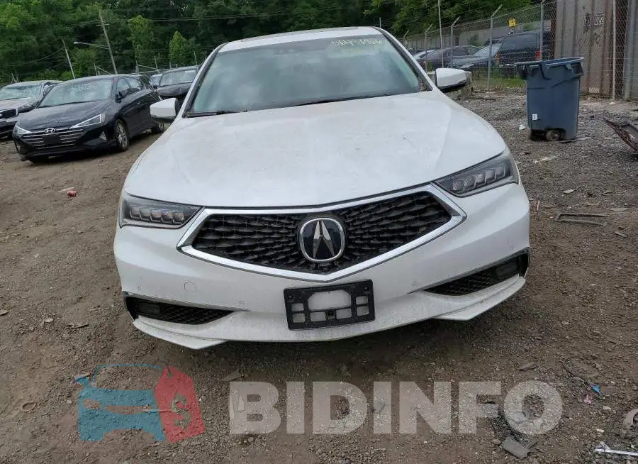 19UUB3F83KA002950 Photo# 5