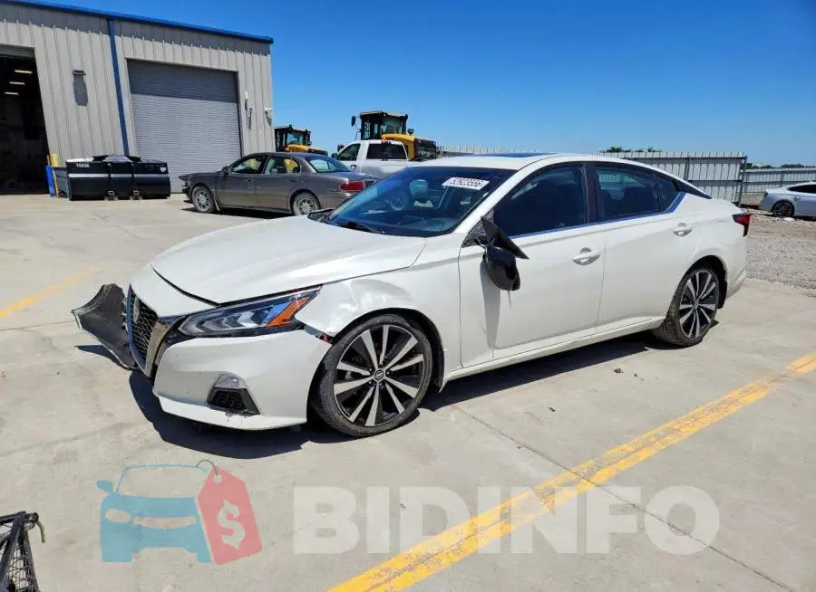 1N4BL4CV1KC184371 Photo# 1