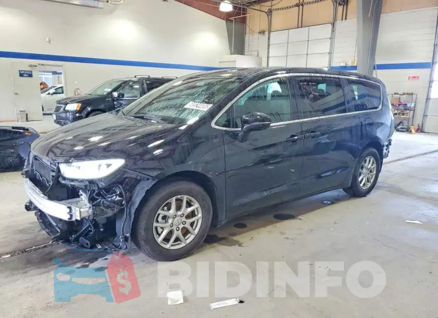 2C4RC1BG2TR277984 Photo# 1