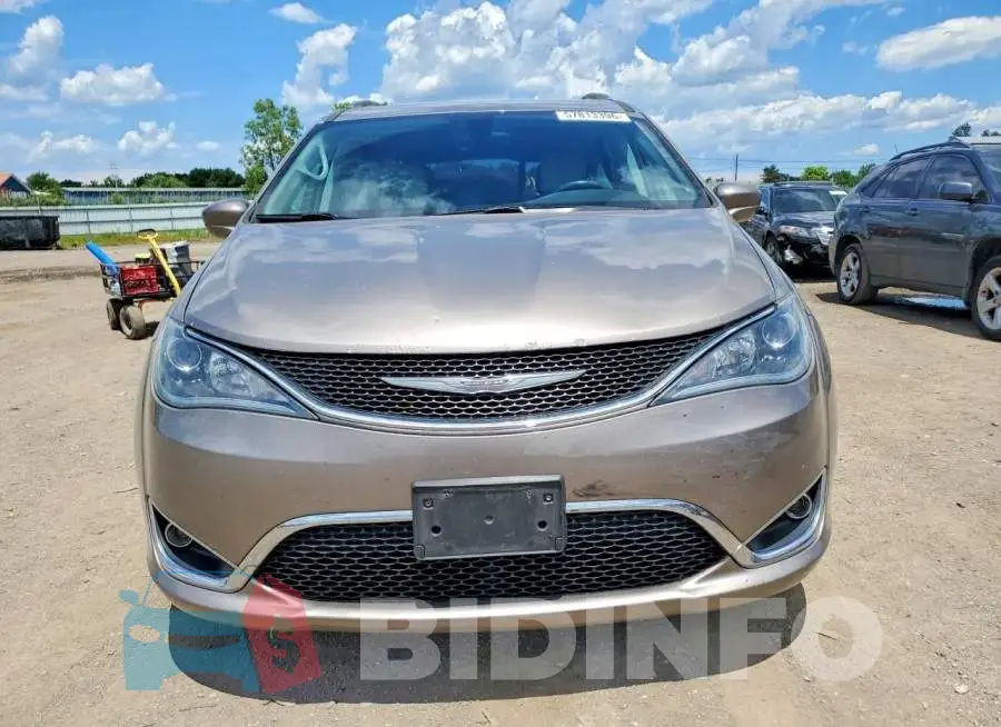 2C4RC1EG4HR669772 Photo# 5