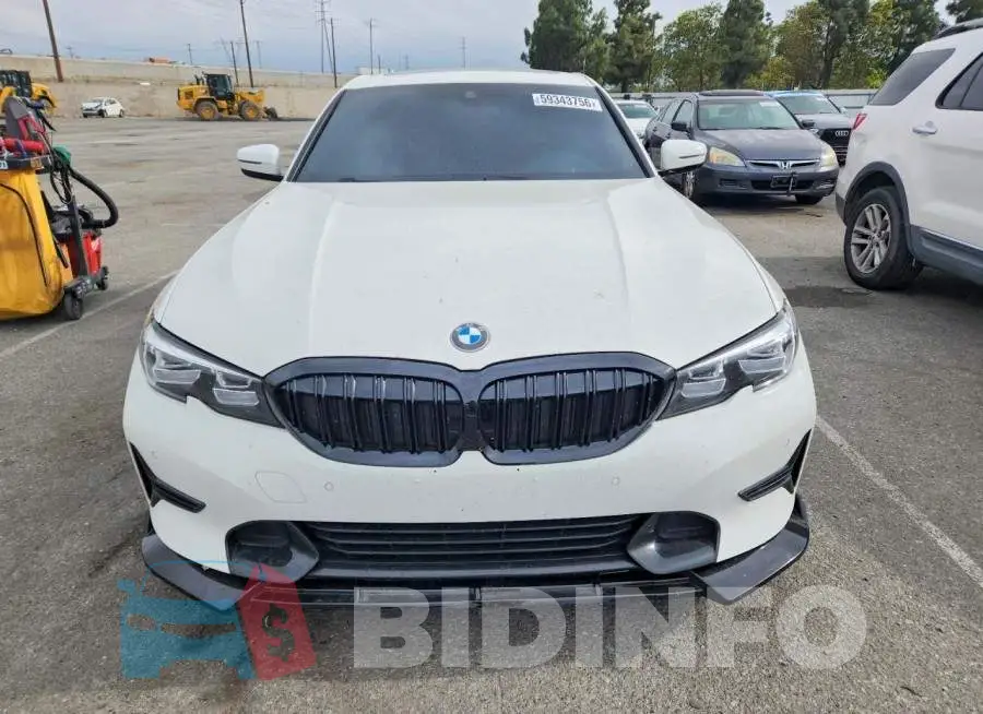 3MW5R1J03L8B20527 Photo# 5