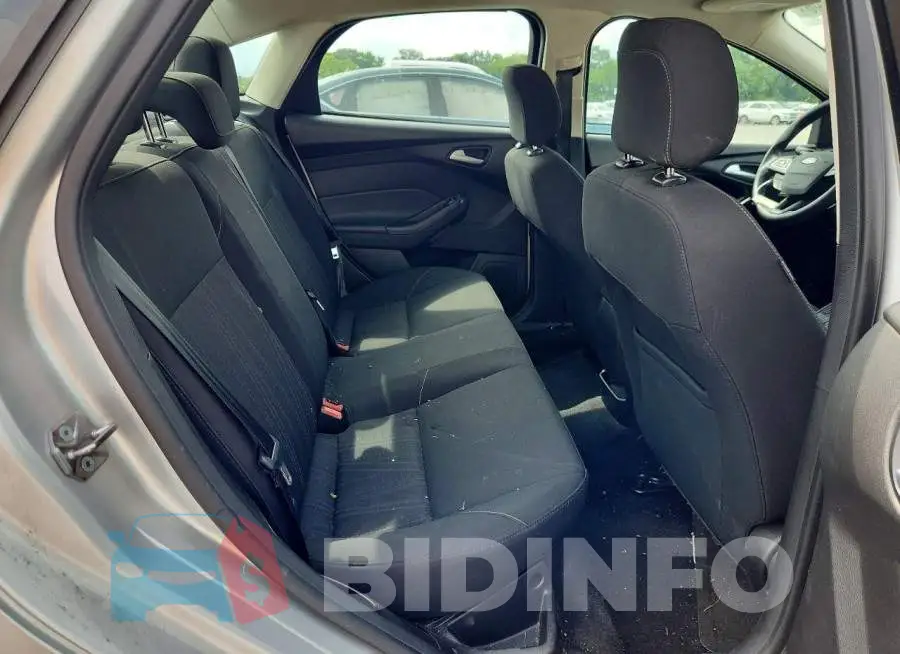 1FADP3F21JL255799 Photo# 10