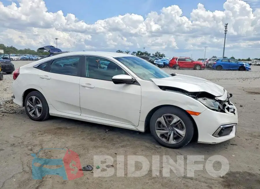 19XFC2F62KE043497 Photo# 4