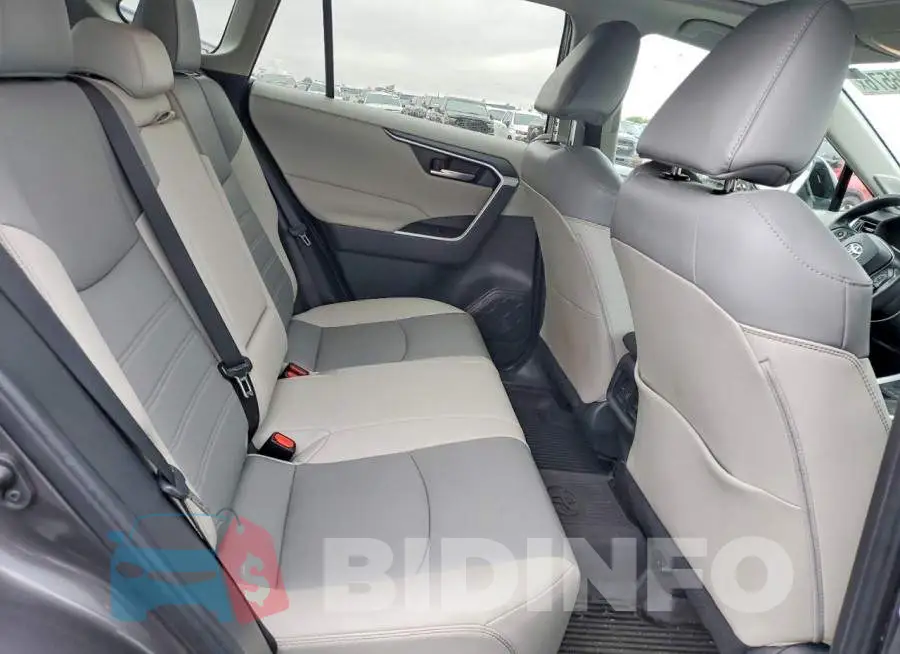 2T3A1RFV6MC250564 Photo# 11