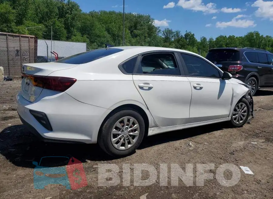 3KPF24AD4KE009341 Photo# 3