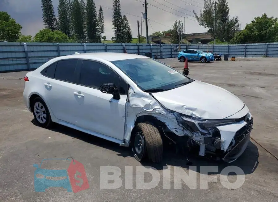 JTDBCMFE8T3129827 Photo# 4