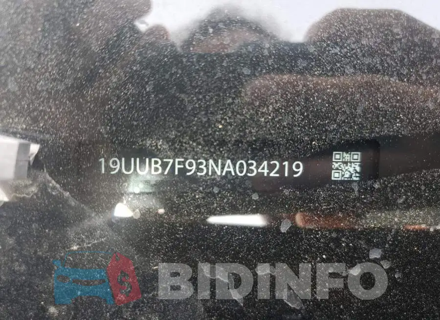 19UUB7F93NA002063 Photo# 13