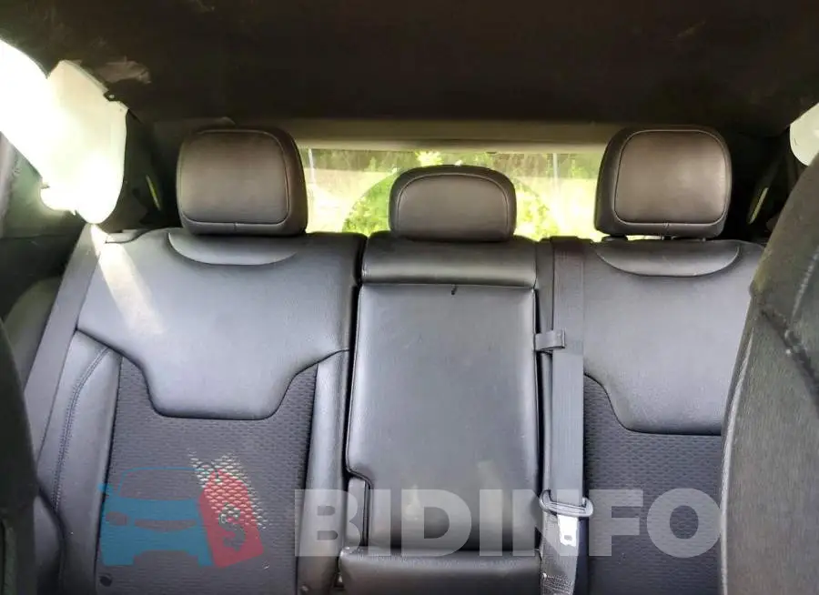 3C4NJDBN6RT118038 Photo# 10