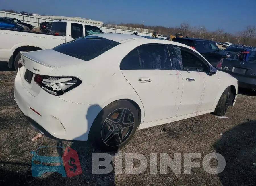 WDD3G4FB7KW030787 Photo# 3