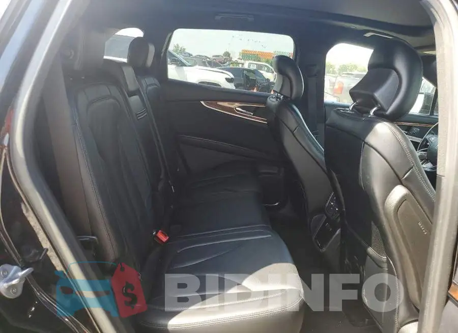 2LMPJ8LP0JBL22477 Photo# 11