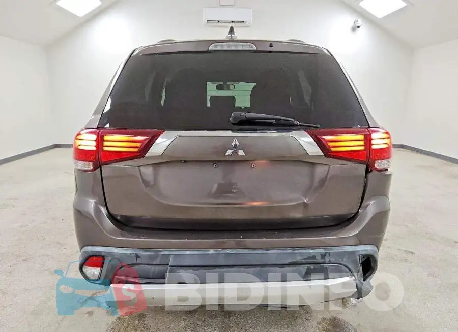 JA4AD3A35JZ035031 Photo# 6