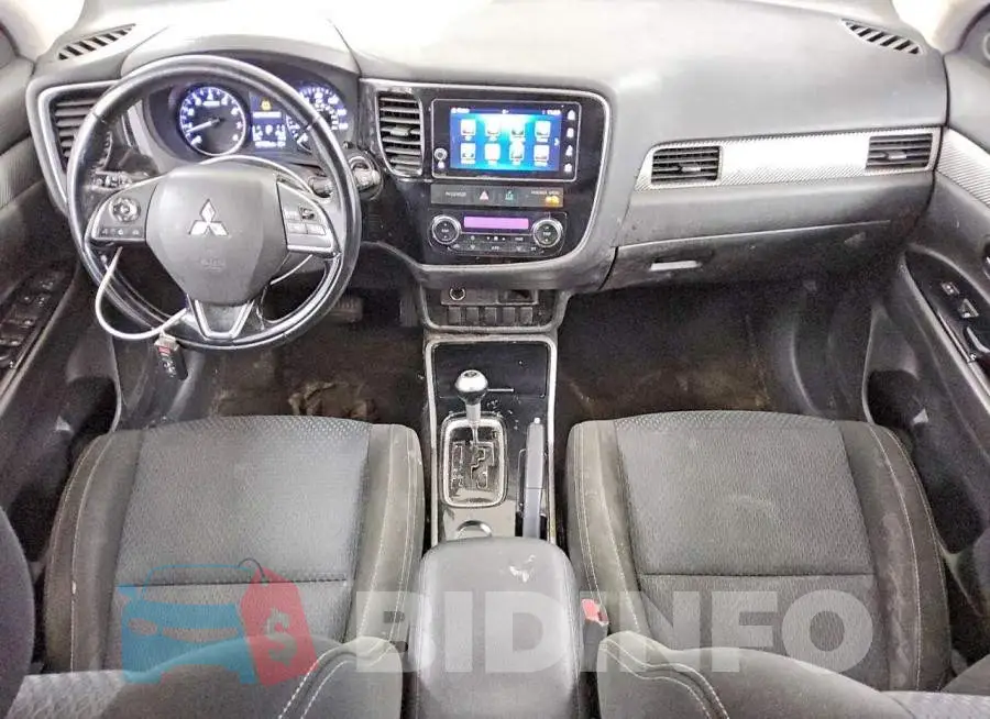 JA4AD3A35JZ035031 Photo# 8
