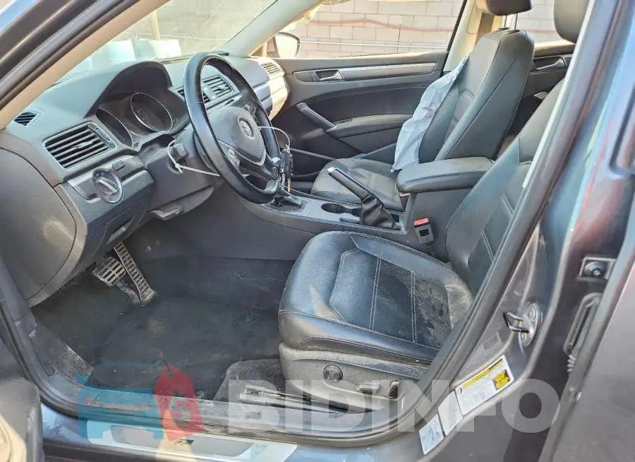 1VWDT7A31HC049340 Photo# 7