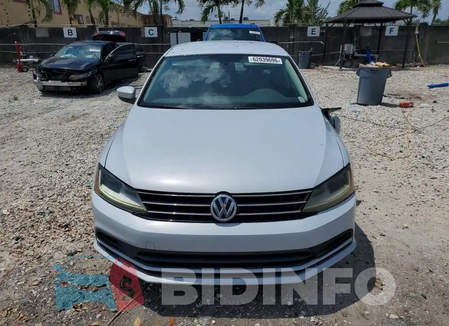 3VW2B7AJ3HM223173 Photo# 5