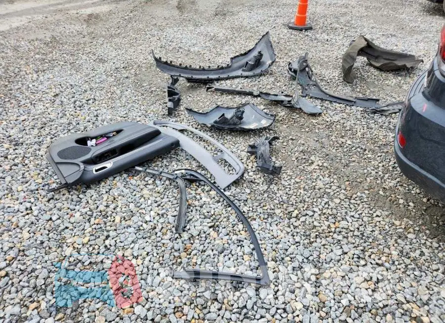1C4RJFLGXHC837431 Photo# 13