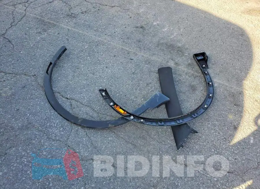 1GYFZER41LF150147 Photo# 13