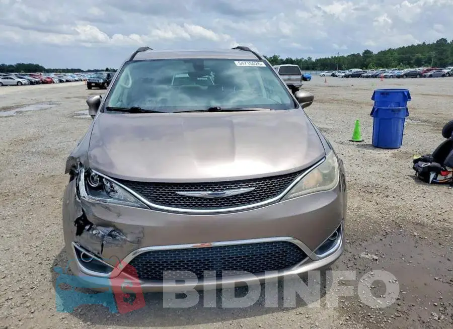 2C4RC1BG3HR535453 Photo# 5