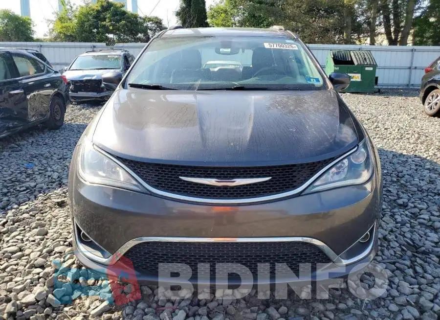 2C4RC1BG8JR110316 Photo# 5
