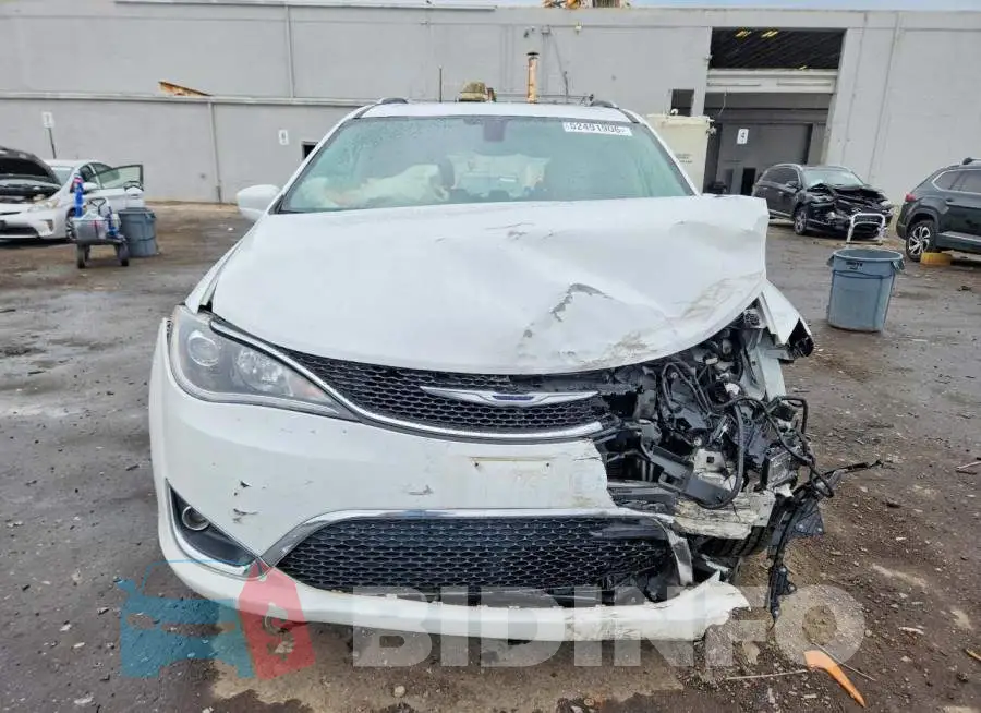 2C4RC1EG4HR653555 Photo# 5