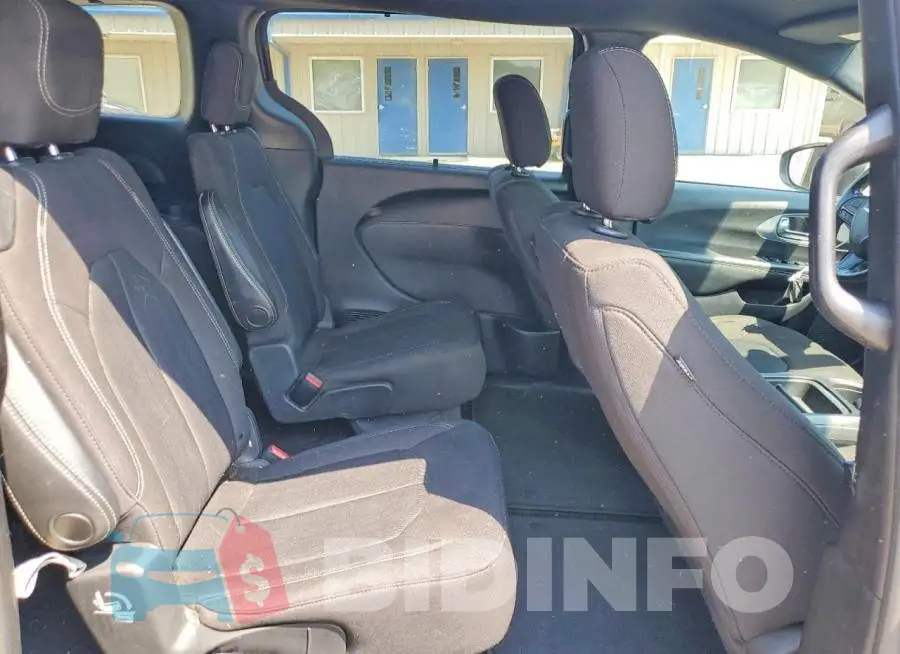 2C4RC1FG4LR183082 Photo# 10