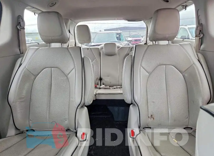 2C4RC1N78JR159138 Photo# 10