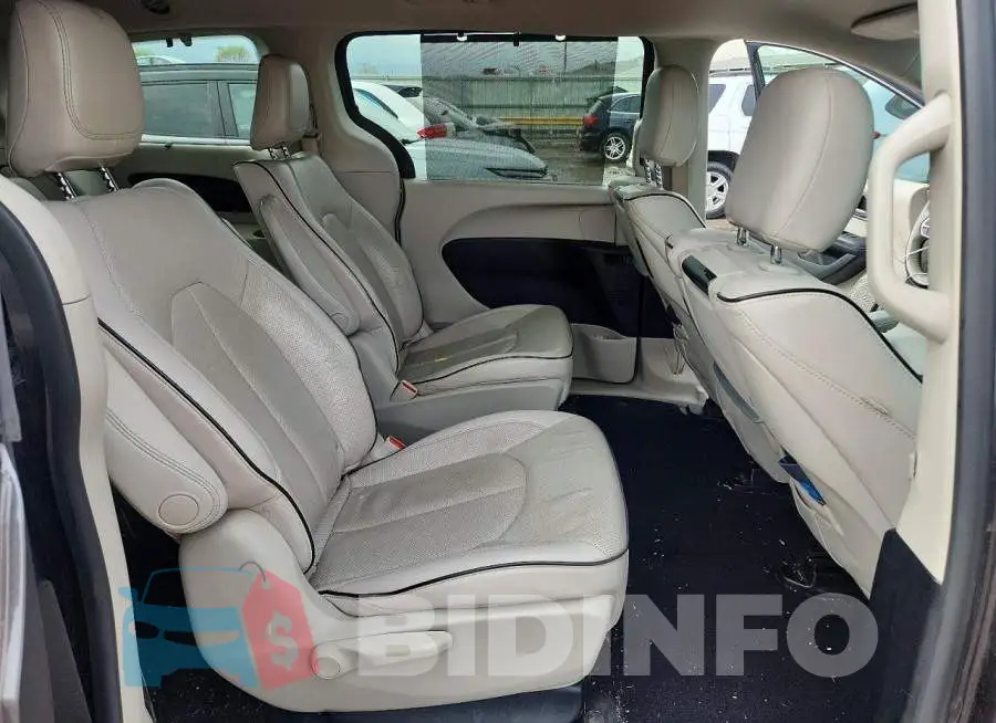 2C4RC1N78JR159138 Photo# 11