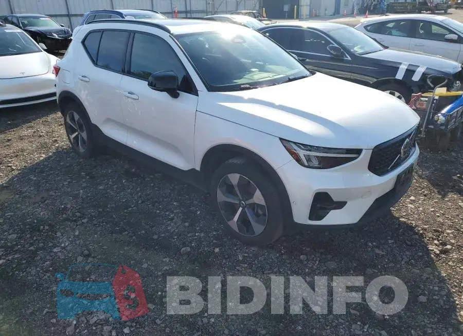 YV4L12UL8R2201427 Photo# 4