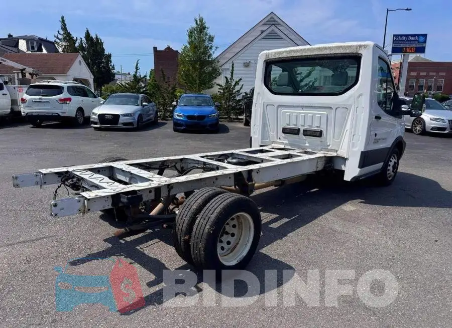 1FDBF8ZV3JKB34846 Photo# 4