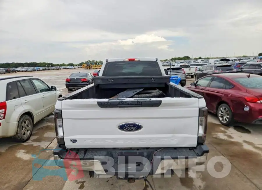 1FT7W2B62KEC76776 Photo# 6