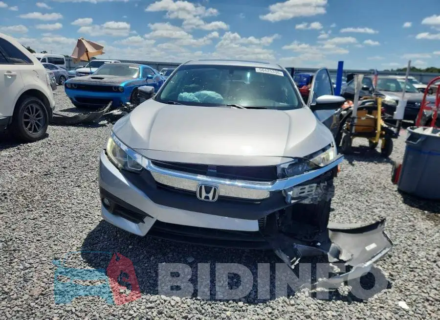 19XFC1F30HE027601 Photo# 5