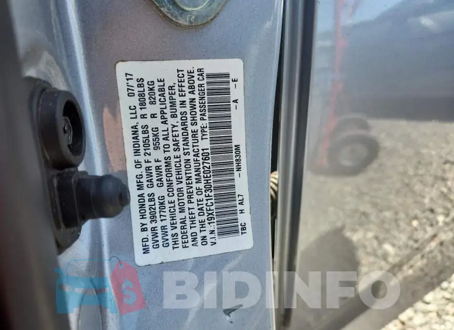 19XFC1F30HE027601 Photo# 12