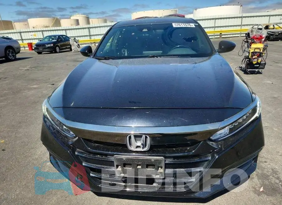 1HGCV1F39KA171804 Photo# 5