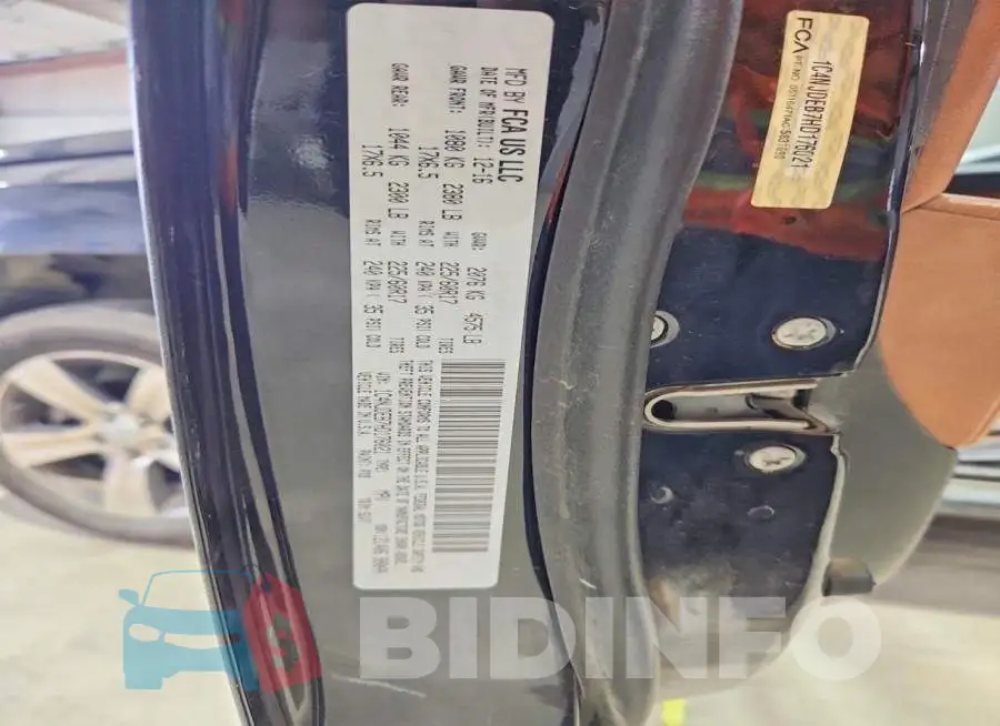 1C4NJDEB7HD176021 Photo# 13