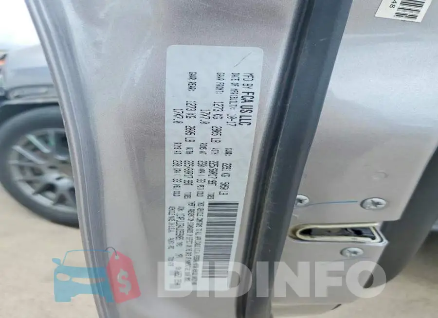 1C4PJLCB4JD559085 Photo# 13
