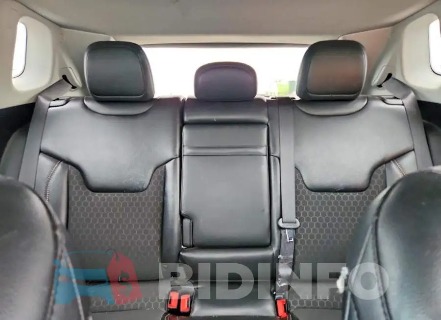 3C4NJDBB8LT150437 Photo# 10
